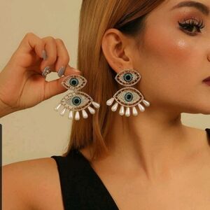 BRAND NEW ** Elegant Eye Motif Pearl Drop Earrings